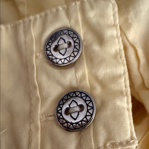 Dana Buchman Light Yellow Textured Shirt/jacket with side pockets - Picture 3 of 5